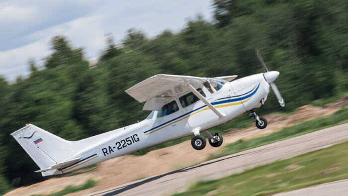 Фотографии с полётов в Пскове, аэродром Авиацентра Серёдка